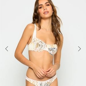 Beach Bunny Karter Underwire Bikini Top Bralette Small NWT Snake Multi